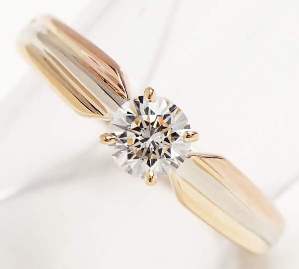 [写真]カルティエ トリニティリング ダイヤ0.42ct E-VVS2 18金 【買取相場】