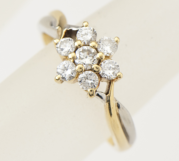 [写真]ダイヤモンド計0.56ct 18金/プラチナ900 リング【買取相場】