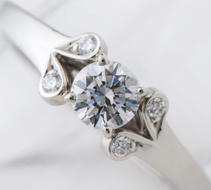 [写真]カルティエ バレリーナ ダイヤモンド0.28ct D-VVS2-VG プラチナリング #47【買取相場】