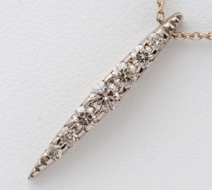[写真]カシケイ ネイキッド ダイヤ計0.50ct 18金 ネックレス【買取相場】