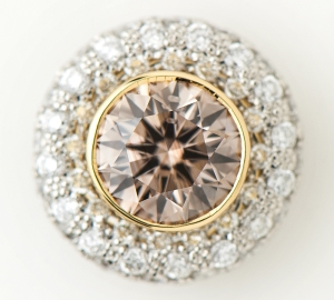 [写真]カシケイ ワンストーン ブラウンダイヤモンド0.774ct ダイヤ計0.30ct ペンダントトップ プラチナ/18金【買取相場】