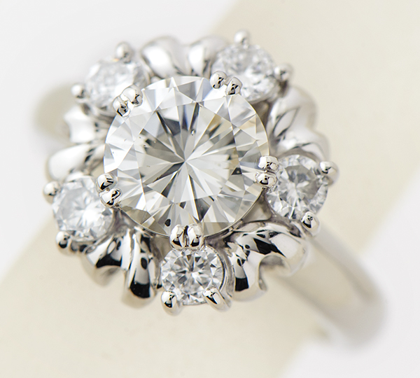 [写真]ダイヤモンド1.537ct メレダイヤ計0.47ct プラチナ リング【買取相場】