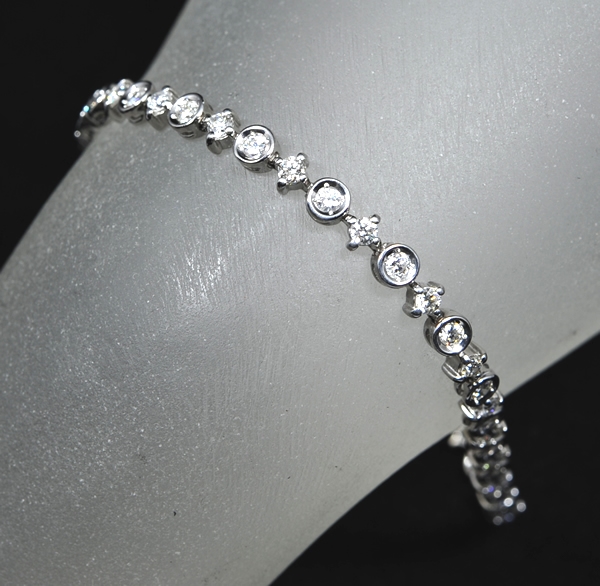 LINE ダイヤモンド ブレスレット 1.50CT