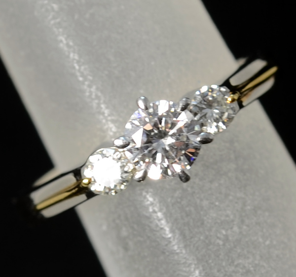 ダイヤモンド0.27ct メレダイヤモンド0.12ct プラチナ900/K18 リング【買取相場】｜買取相場｜福岡宝石市場 公式買取サイト