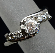 [写真]ダイヤモンド0.359ct メレダイヤモンド計0.20ct プラチナ900 リング【買取相場】