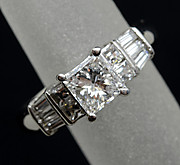 [写真]ダイヤモンド0.722ct メレダイヤモンド計0.53ct プラチナ900 リング【買取相場】