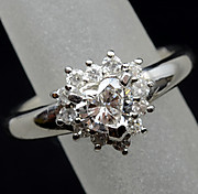 [写真]ダイヤモンド0.419ct メレダイヤモンド0.27ct プラチナ900 リング【買取相場】