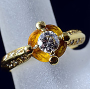 [写真]ダイヤモンド0.33ct メレダイヤモンド計0.58ct 18金 リング【買取相場】