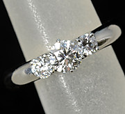 [写真]ダイヤモンド0.354ct メレダイヤモンド0.20ct プラチナ950 リング【買取相場】