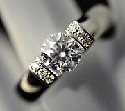 [写真]ダイヤモンド1.028ct メレダイヤ0.17ct　プラチナ指輪【買取相場】